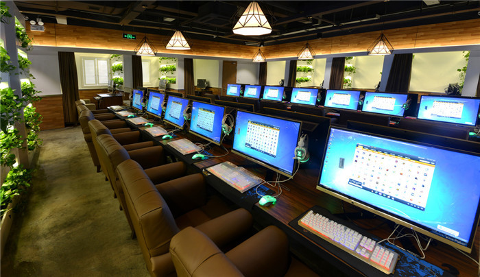 時尚簡約網(wǎng)咖裝修效果圖